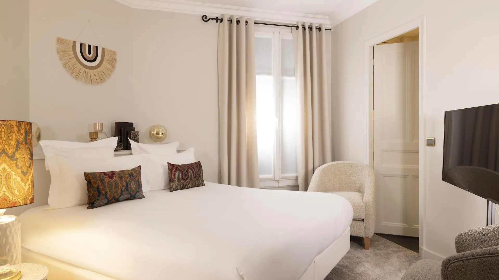 Hotel De Banville 4*